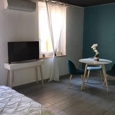 Studio Cocooning A 50 M Du Port, Classe 1 Etoile 卡西斯 外观 照片
