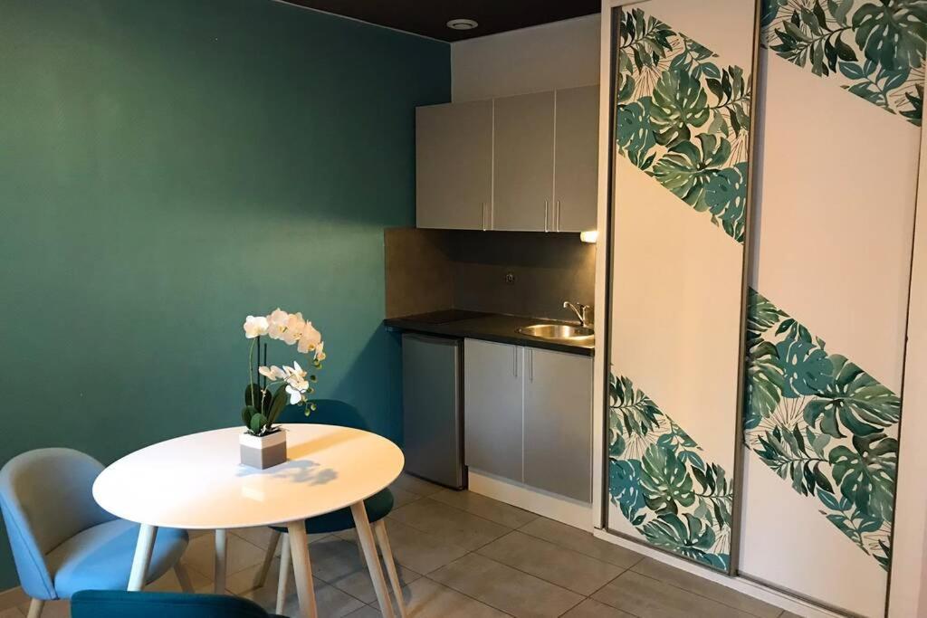 Studio Cocooning A 50 M Du Port, Classe 1 Etoile 卡西斯 外观 照片