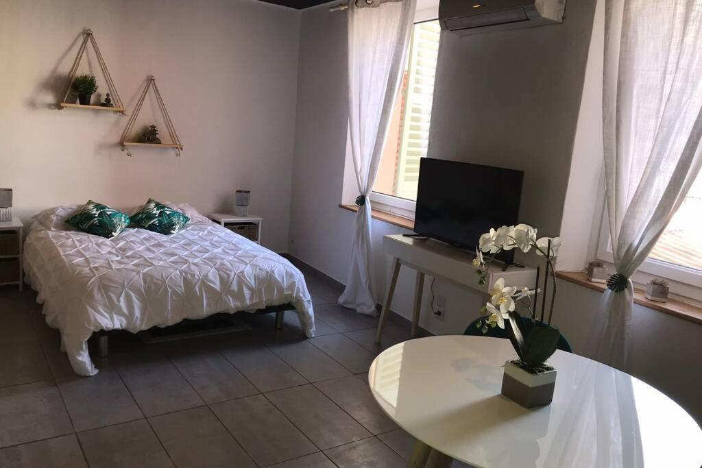 Studio Cocooning A 50 M Du Port, Classe 1 Etoile 卡西斯 外观 照片